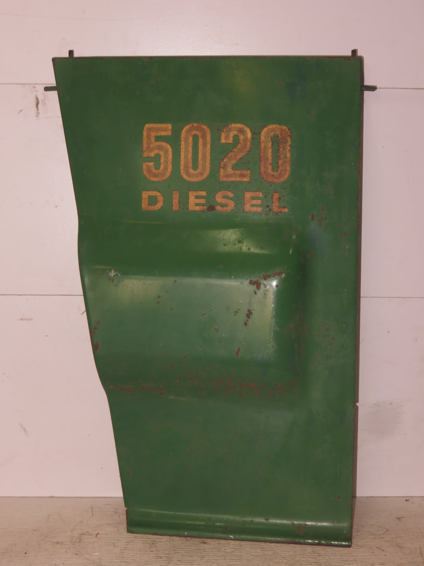 AR53645, AR53646 John Deere Left And Right Rear Engine Side Panels For 5020