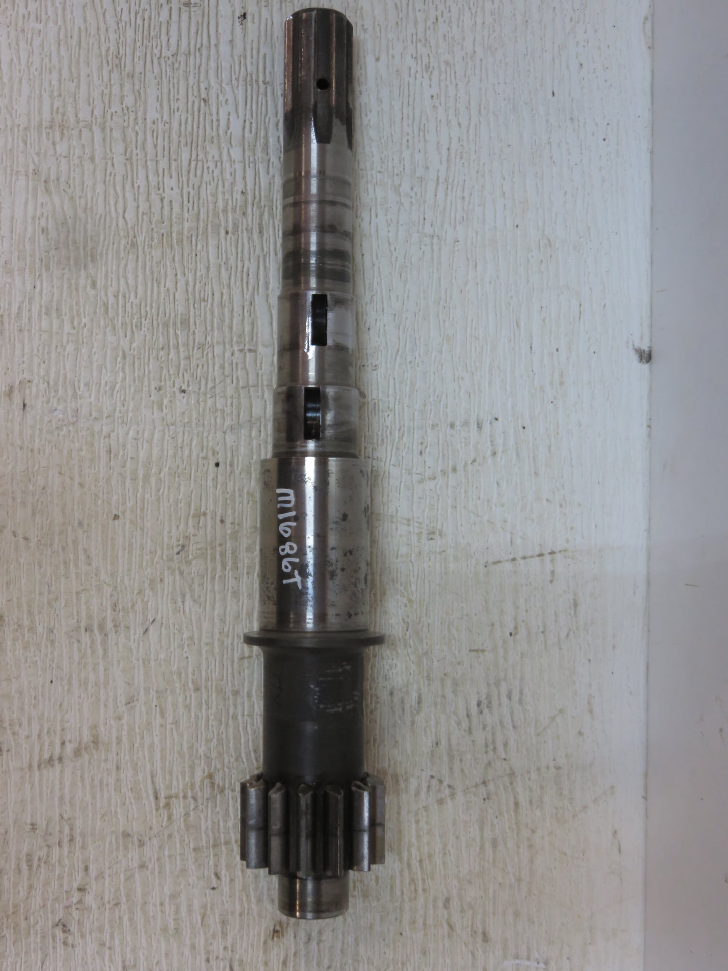 M1686T John Deere Input Shaft For 40, 420