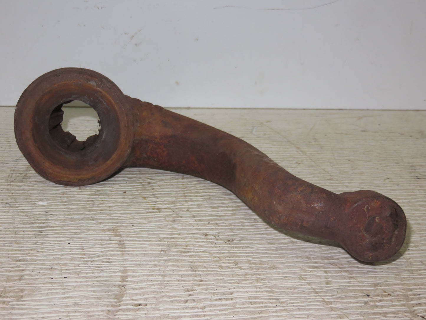 AB4685R, B3245R John Deere Right Hand Ball Up Steering Arm For A, B, G, 50, 60, 70, 520, 620