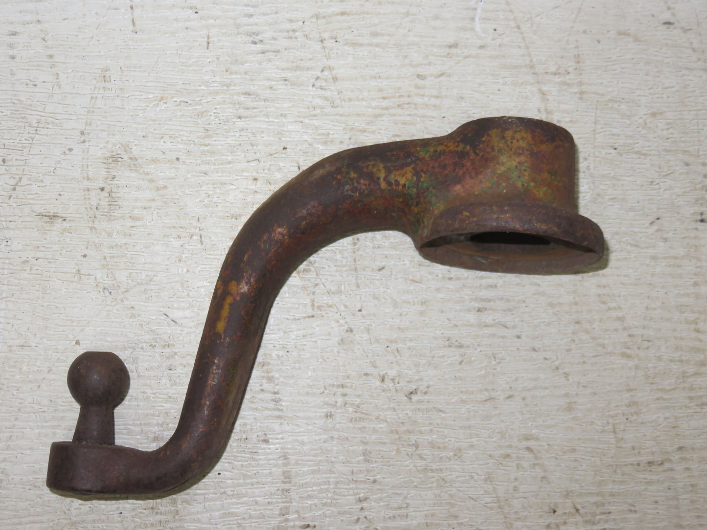 AB4685R, B3245R John Deere Right Hand Ball Up Steering Arm For A, B, G, 50, 60, 70, 520, 620