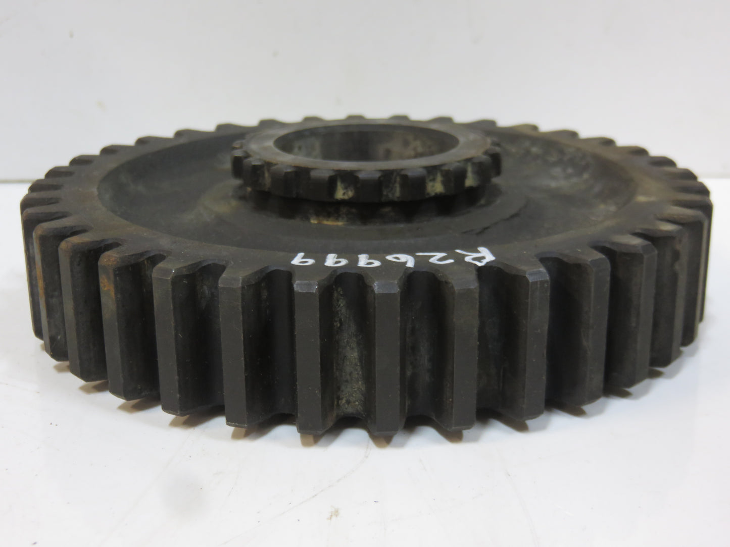 R26999 John Deere 1000 RPM PTO Gear For 4010