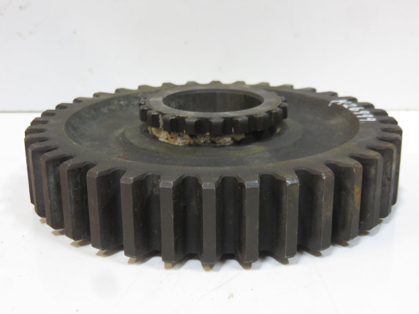 R26999 John Deere 1000 RPM PTO Gear For 4010