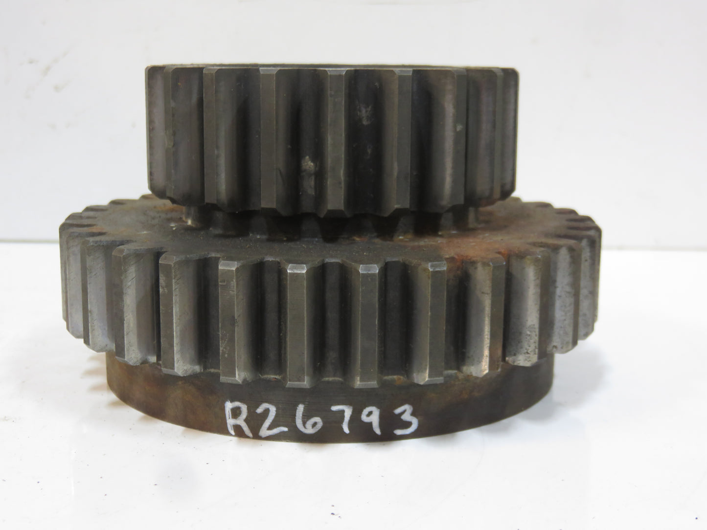 R26793 John Deere Differential Shaft PTO Idler Gear For 4010