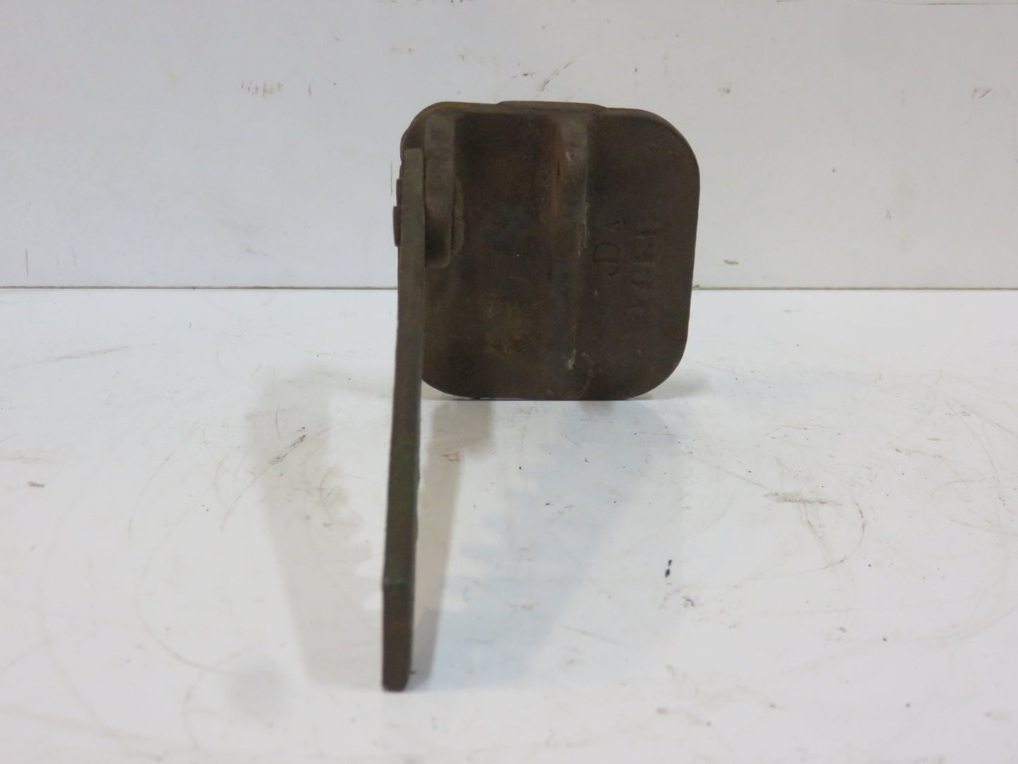 AR1866R, R783R John Deere Right Hand Brake Pedal For R