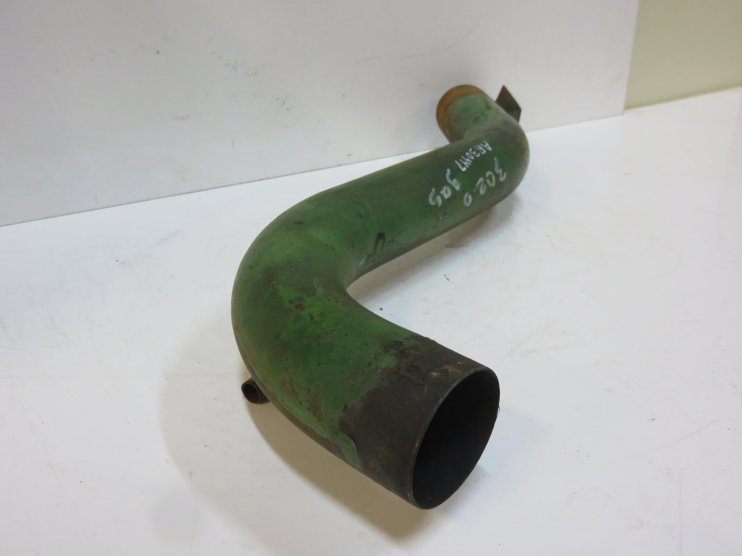 AR30447 John Deere Air Cleaner Pipe For 3010, 3020