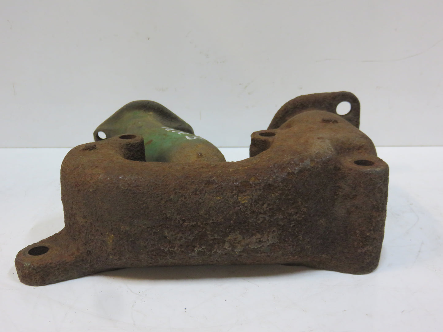 B2472R, JDS073 John Deere Gas Manifold For B