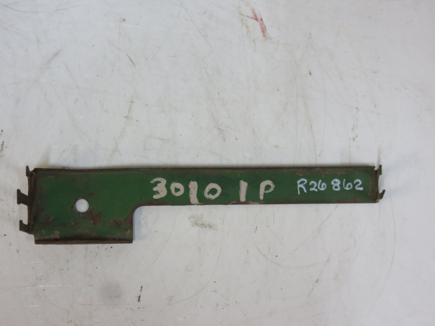 R26862 John Deere Spark Plug Wire Bracket For 3010, 4010, 3020, 4000, 4020, 4230