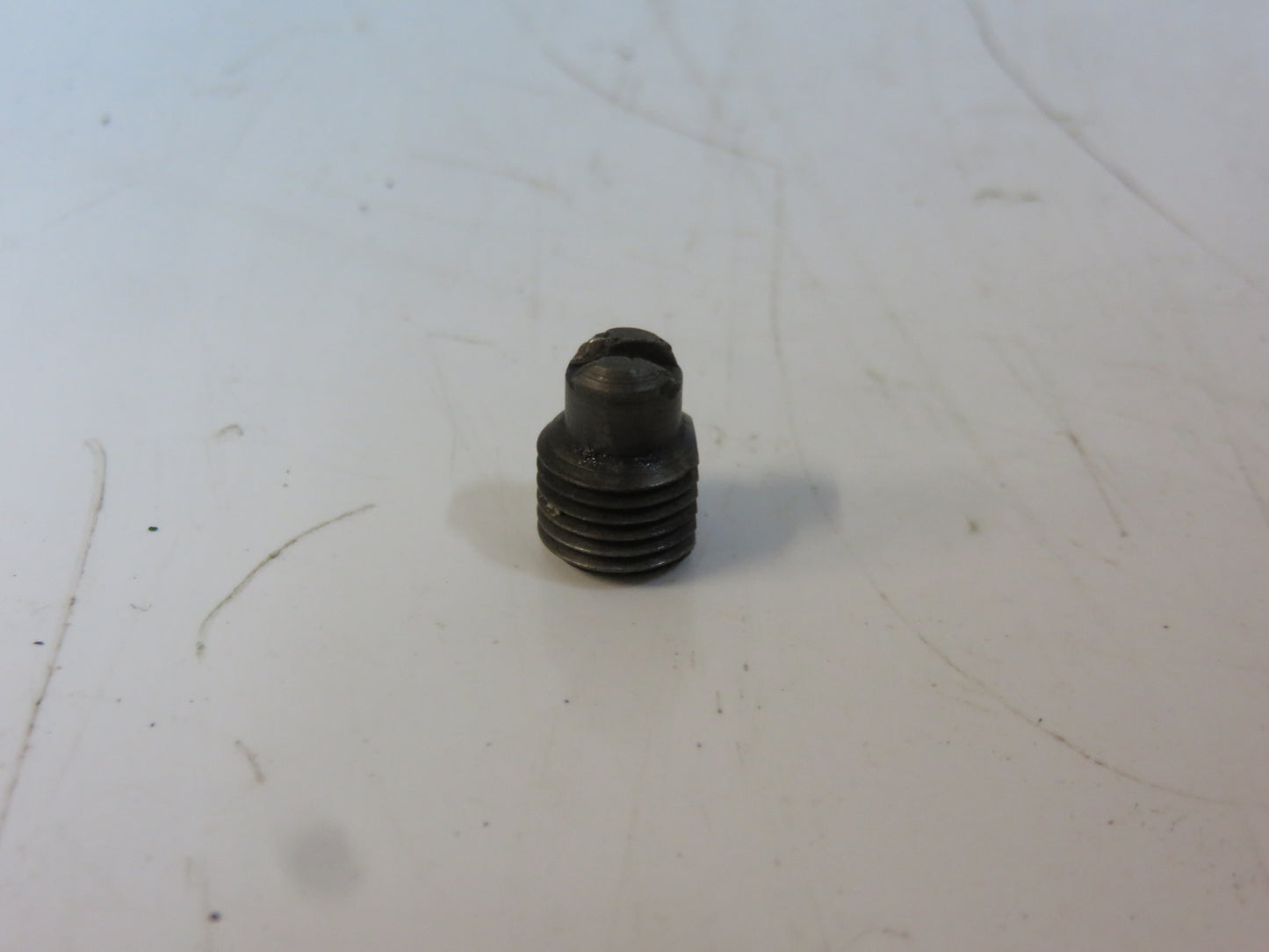 A4817R John Deere PTO Special Set Screw For 50, 60, 70, 80, 520, 620, 720, 820, 530, 630, 730, 830, 840