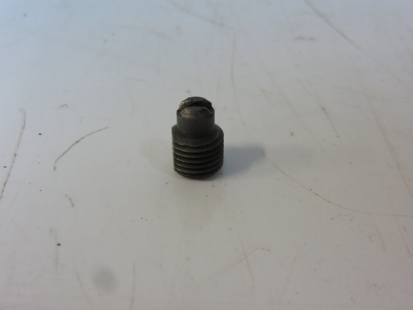 A4817R John Deere PTO Special Set Screw For 50, 60, 70, 80, 520, 620, 720, 820, 530, 630, 730, 830, 840