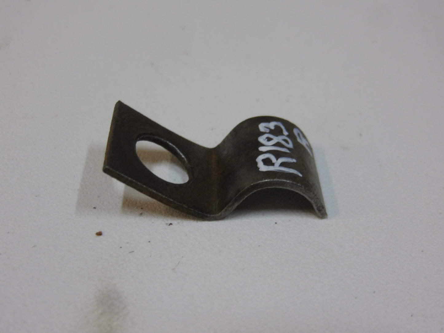 R183R John Deere Radiator Vent Tube Clip For R, 50, 60, 70, 80, 520, 620, 720, 820, 530, 630