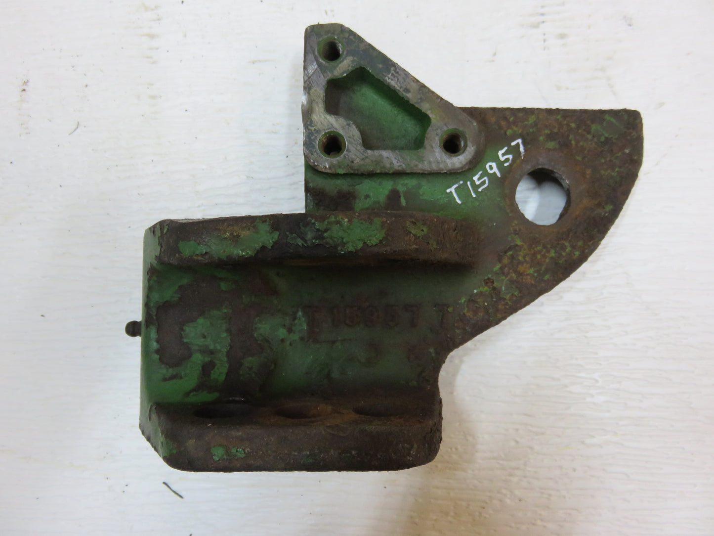 T15957 John Deere Top Link Bracket For Row Crop 1010