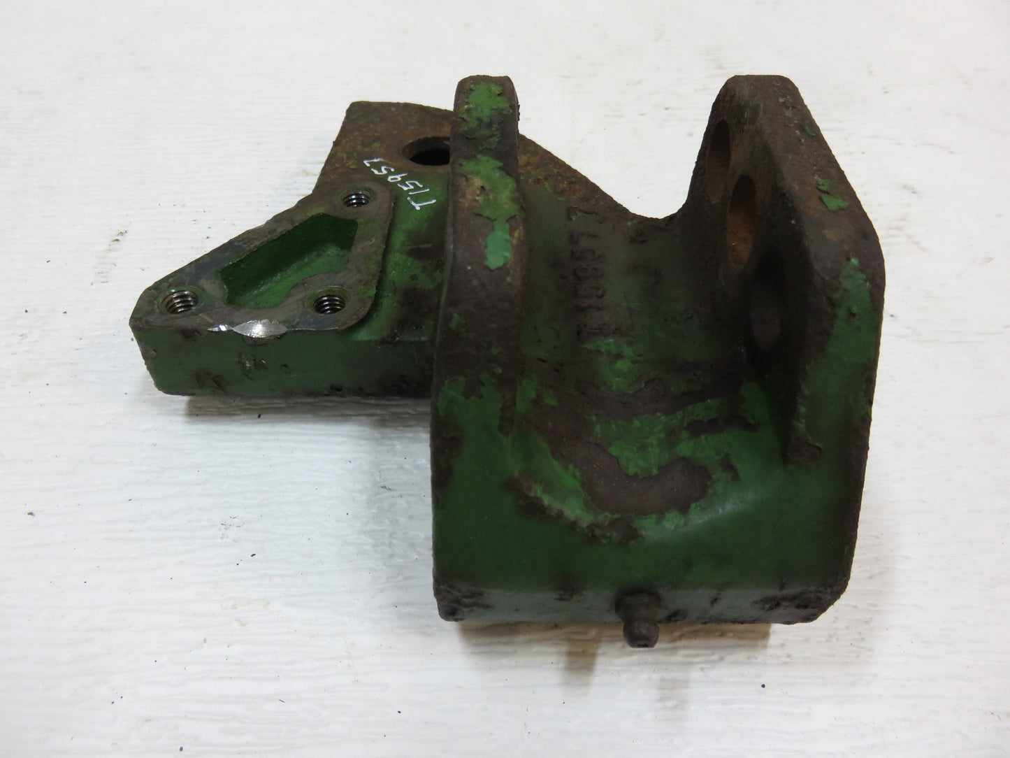 T15957 John Deere Top Link Bracket For Row Crop 1010