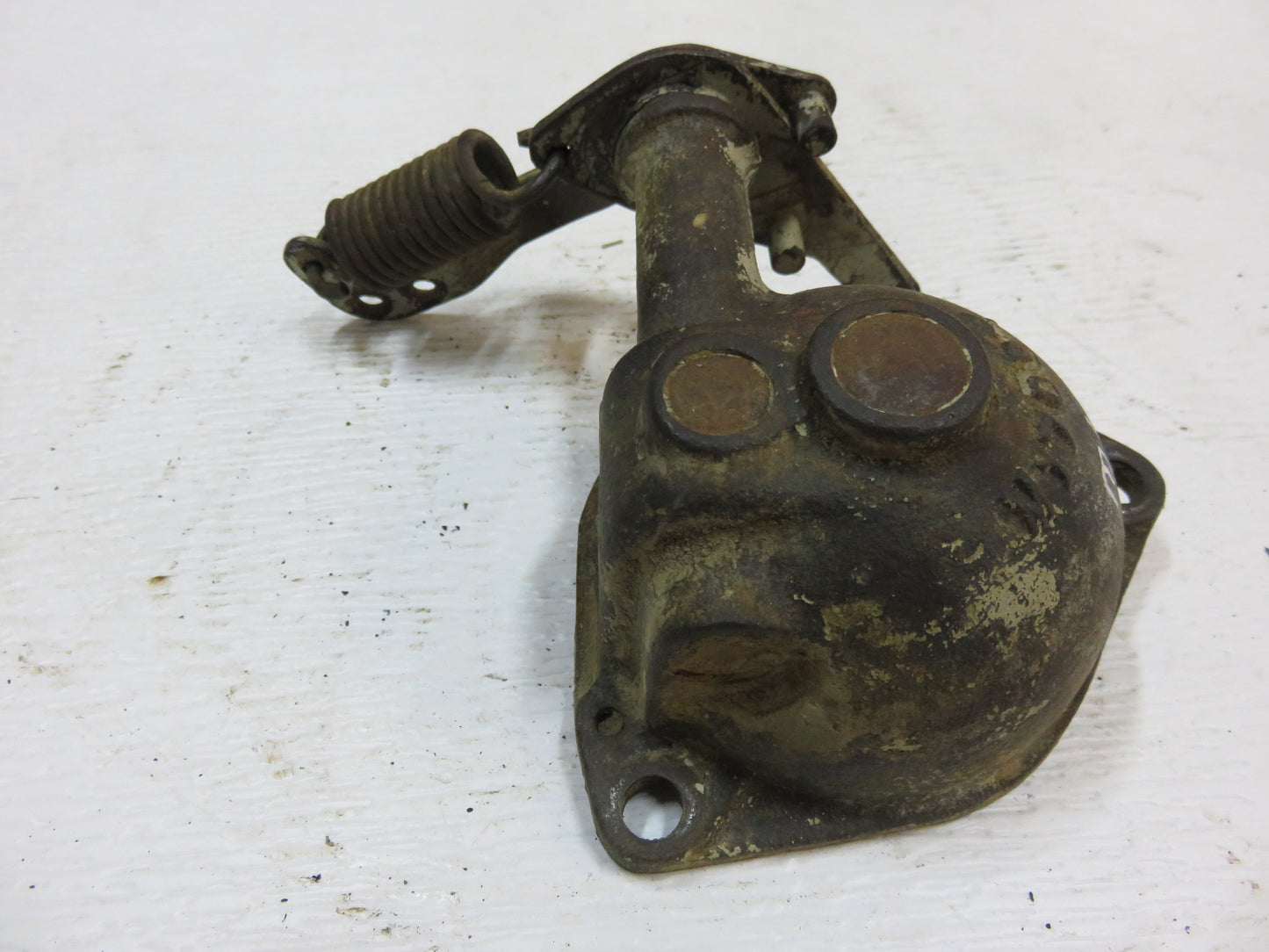 M1709T, AM3577T, AM1792T John Deere Governor Housing And Lever For 40, 320, 330, 420, 430