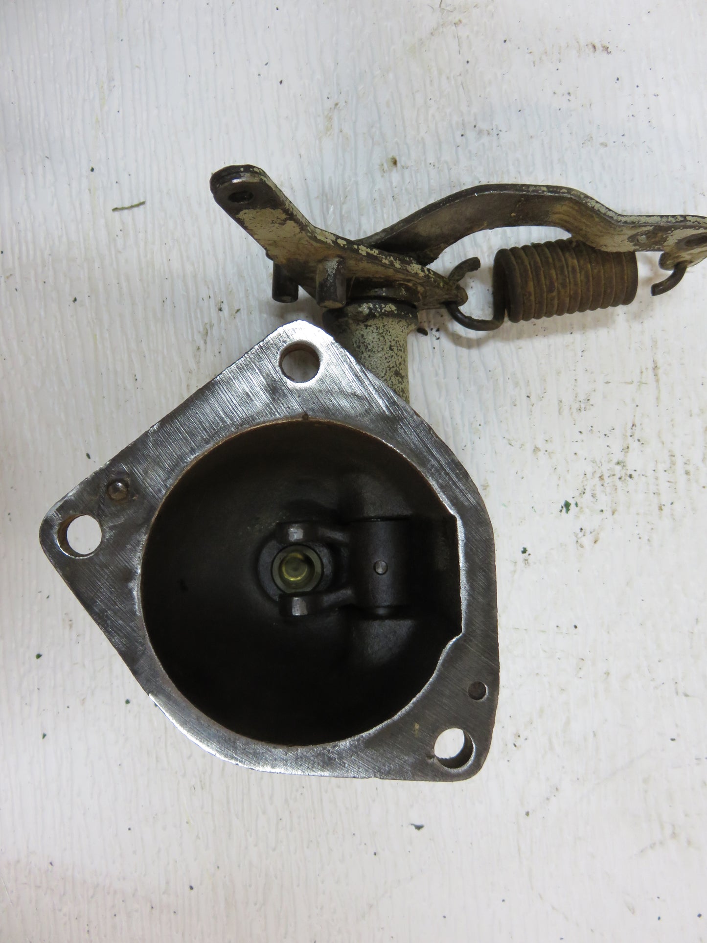 M1709T, AM3577T, AM1792T John Deere Governor Housing And Lever For 40, 320, 330, 420, 430