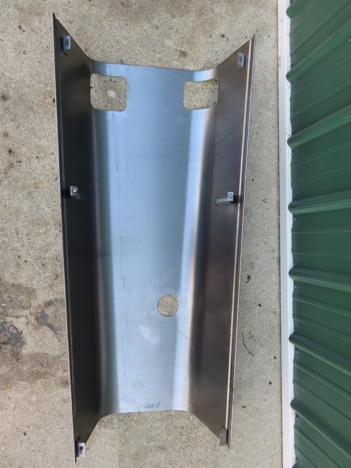 AA526R John Deere Side Fill Hood For A