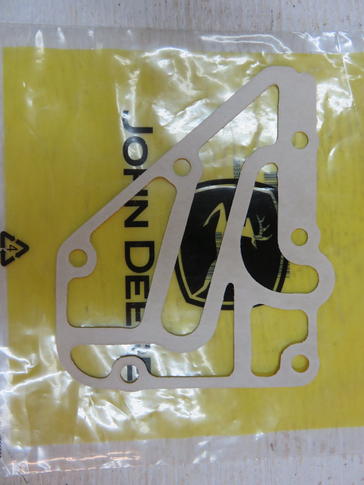 R502864 John Deere NOS Filter Header Gasket For 5085, 5090, 5100, 5105, 5115, 5125