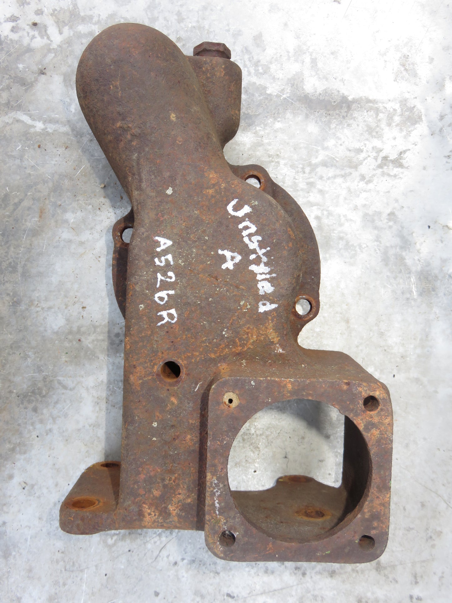 A526R John Deere Vortox Air Cleaner Bracket For A